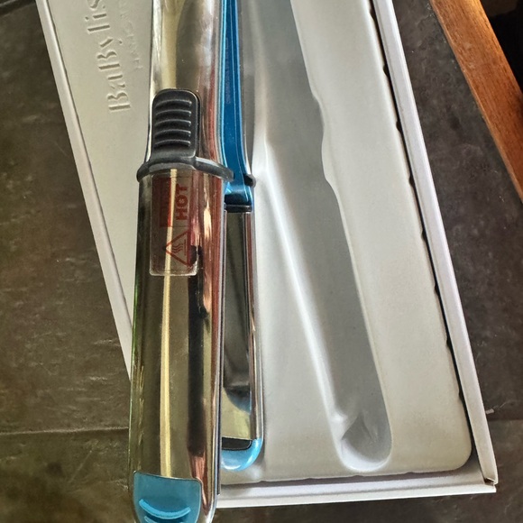 BaBylissPRO NANO TITANIUM Prima3300 hair straightener main image 4